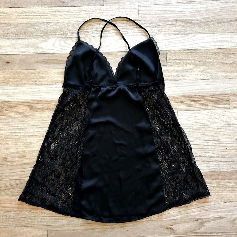 Beautiful sexy sleep slip with satin and lace, size S/M